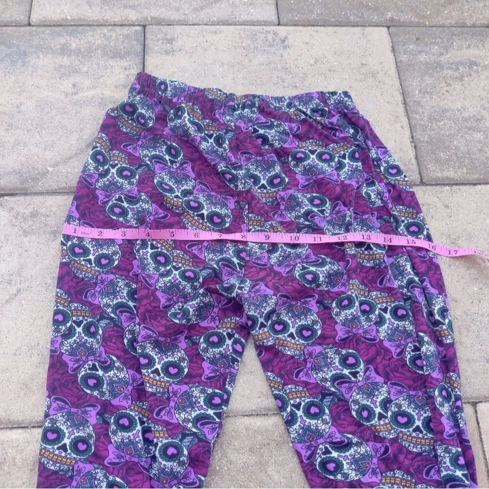 Purple Tank Top and Patterned Leggings Set - Picture 11 of 12